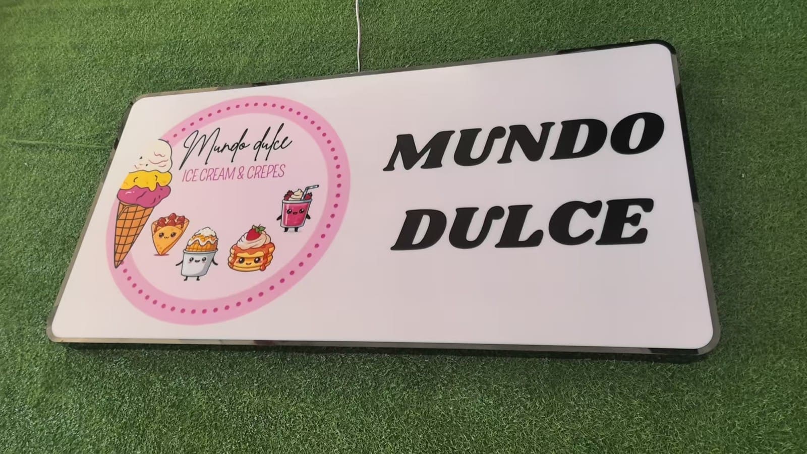 Mundo Dulce lightbox face